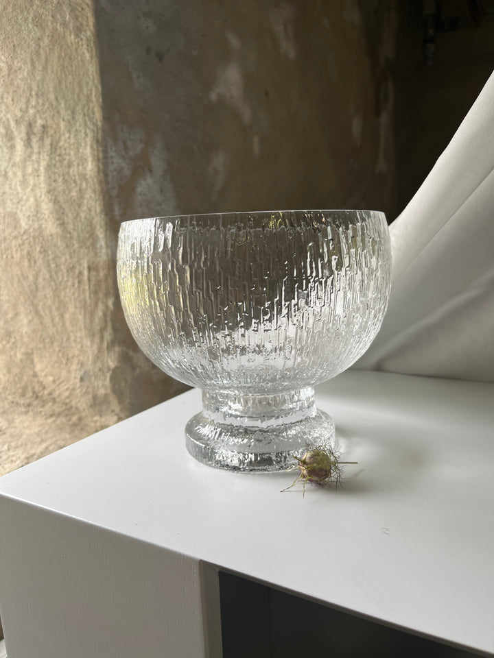 TIMO SARPANEVA. Stor Skål- Bowl „Kekkerit“, Iittala, Finland.