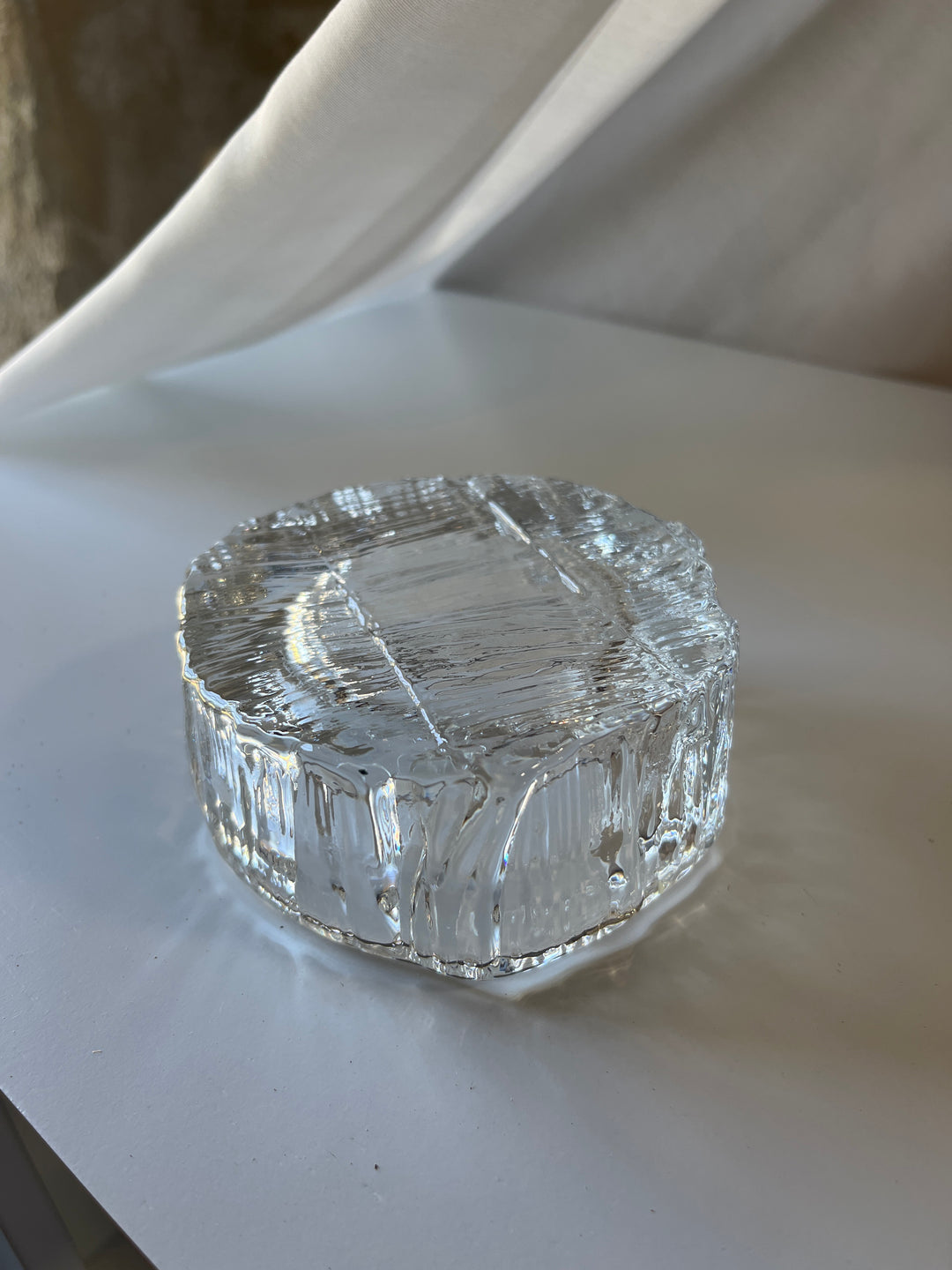 SOSMassiv Glasschale mit Struktur in der Oberfläche