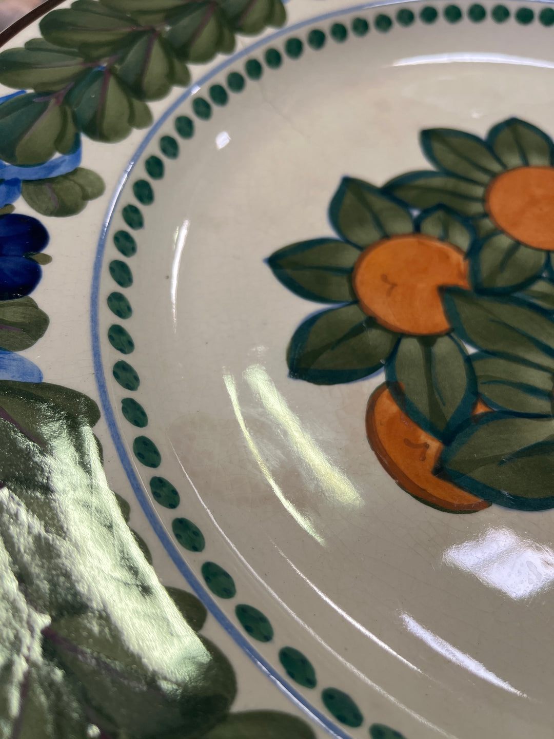 Aluminia - Wandteller aus Fayence mit Blumenmotiv