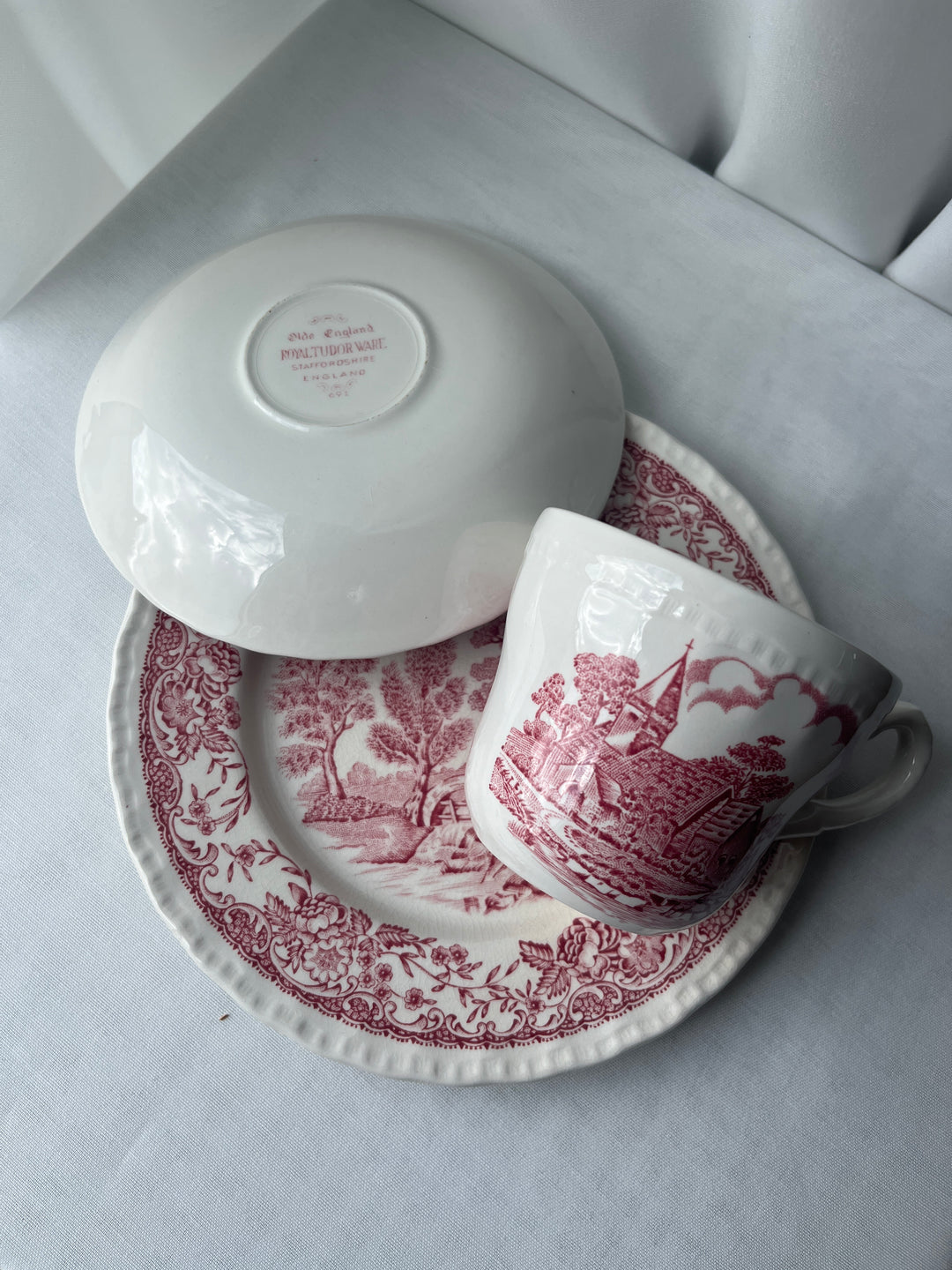 Staffordshire Old English  ‘Royal Tudor Ware’ England