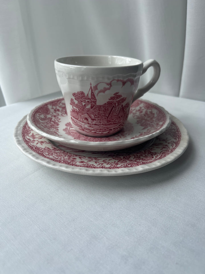 Staffordshire Old English  ‘Royal Tudor Ware’ England