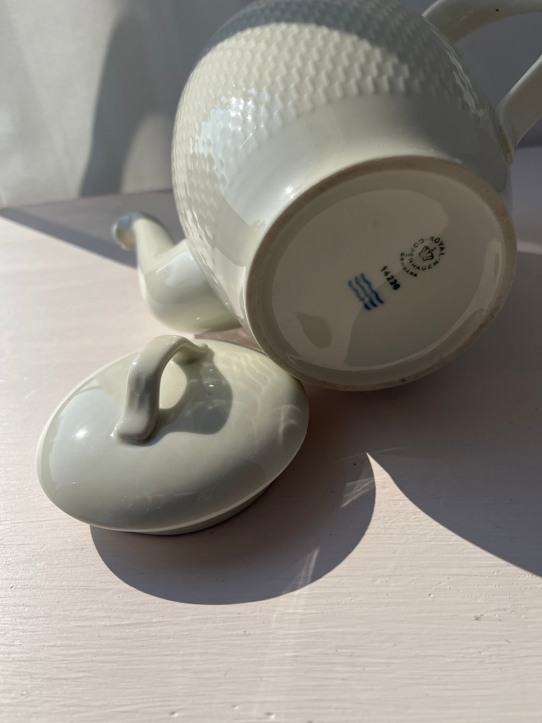 Royal Copenhagen - ‘Hvedekorn’ kaffekande/flødekande