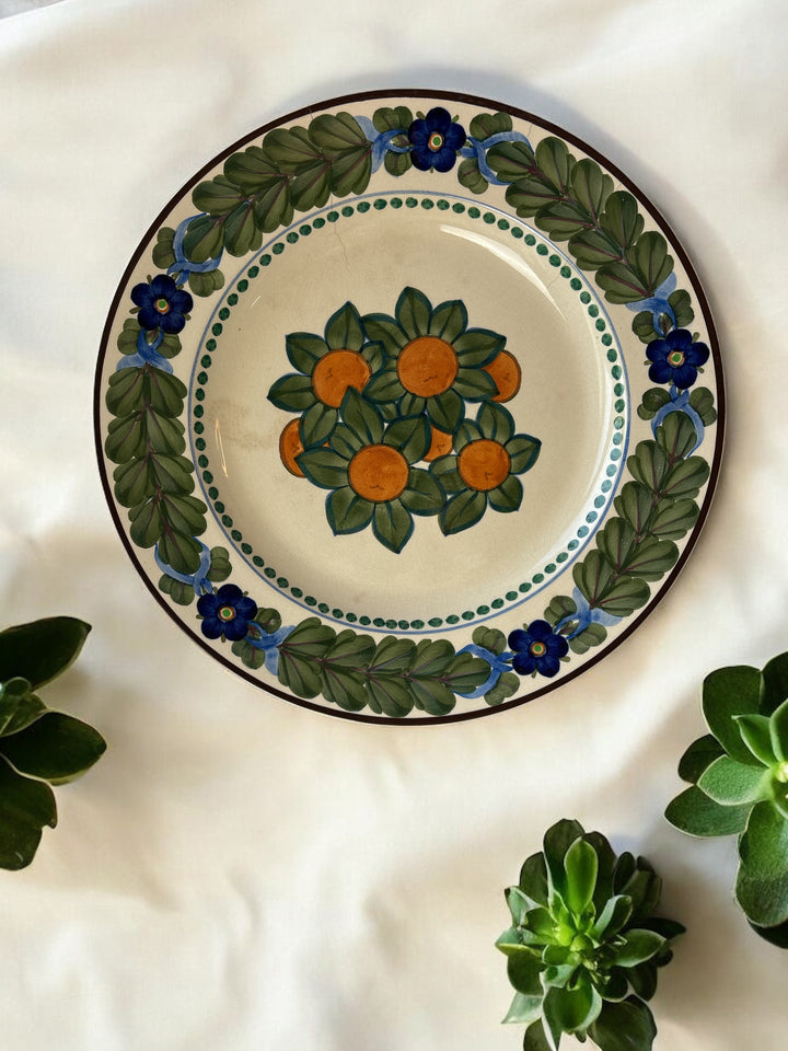 Aluminia - Wandteller aus Fayence mit Blumenmotiv