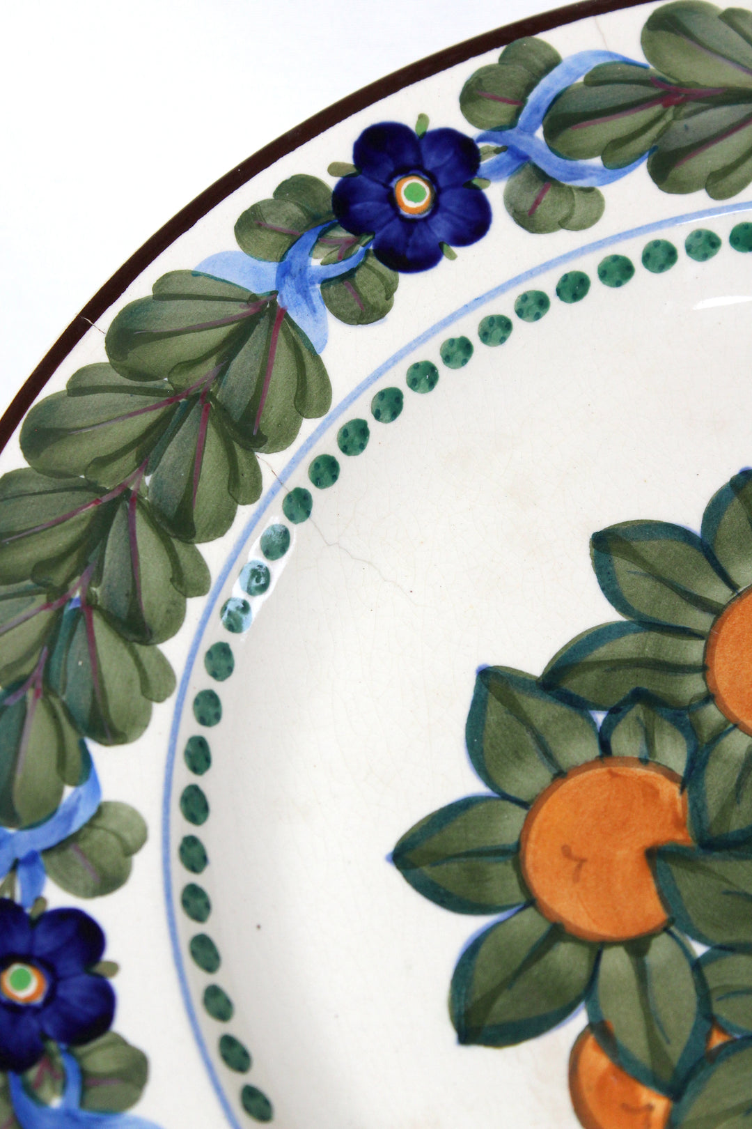 Aluminia - Wandteller aus Fayence mit Blumenmotiv