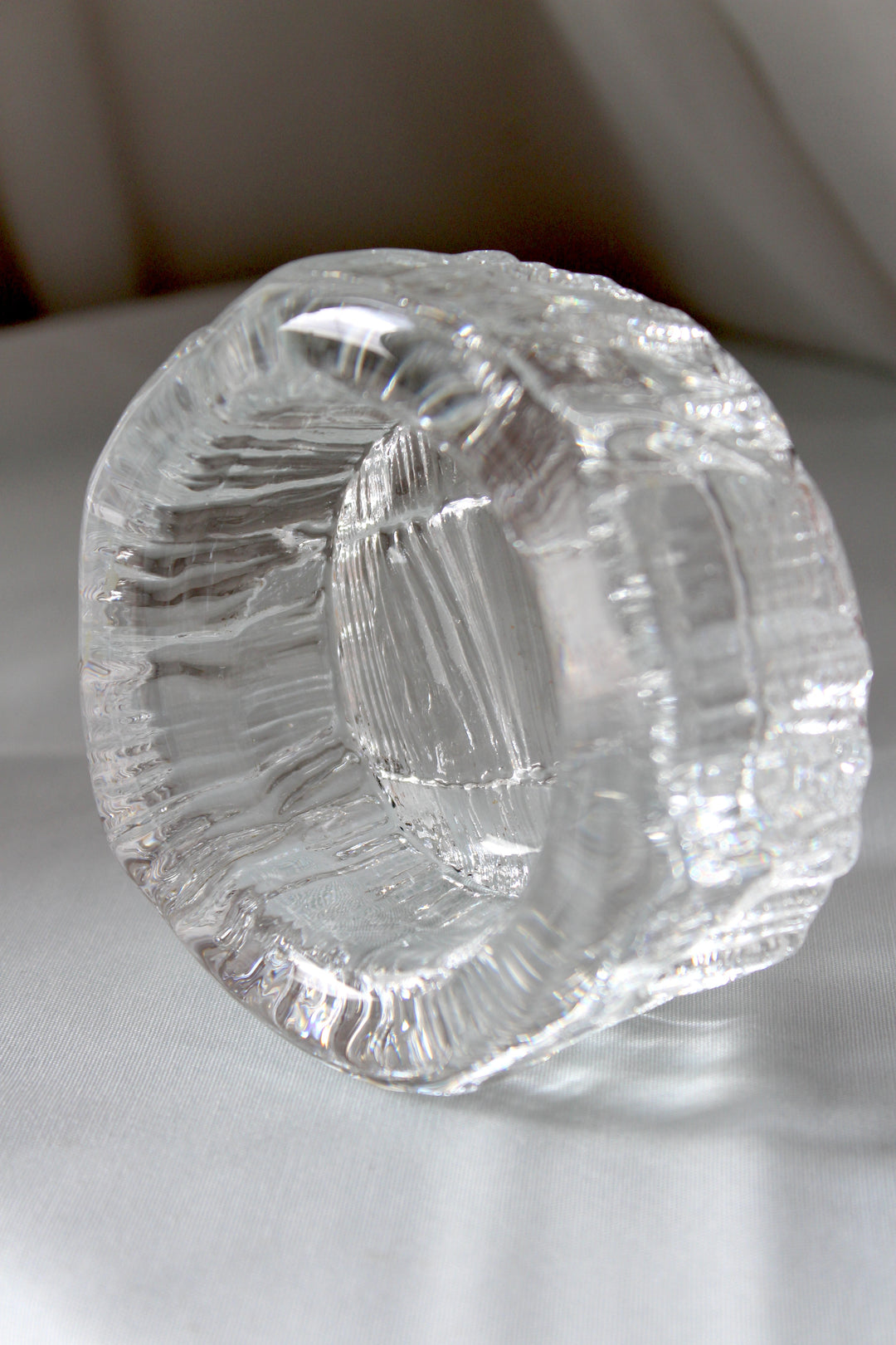 SOSMassiv Glasschale mit Struktur in der Oberfläche