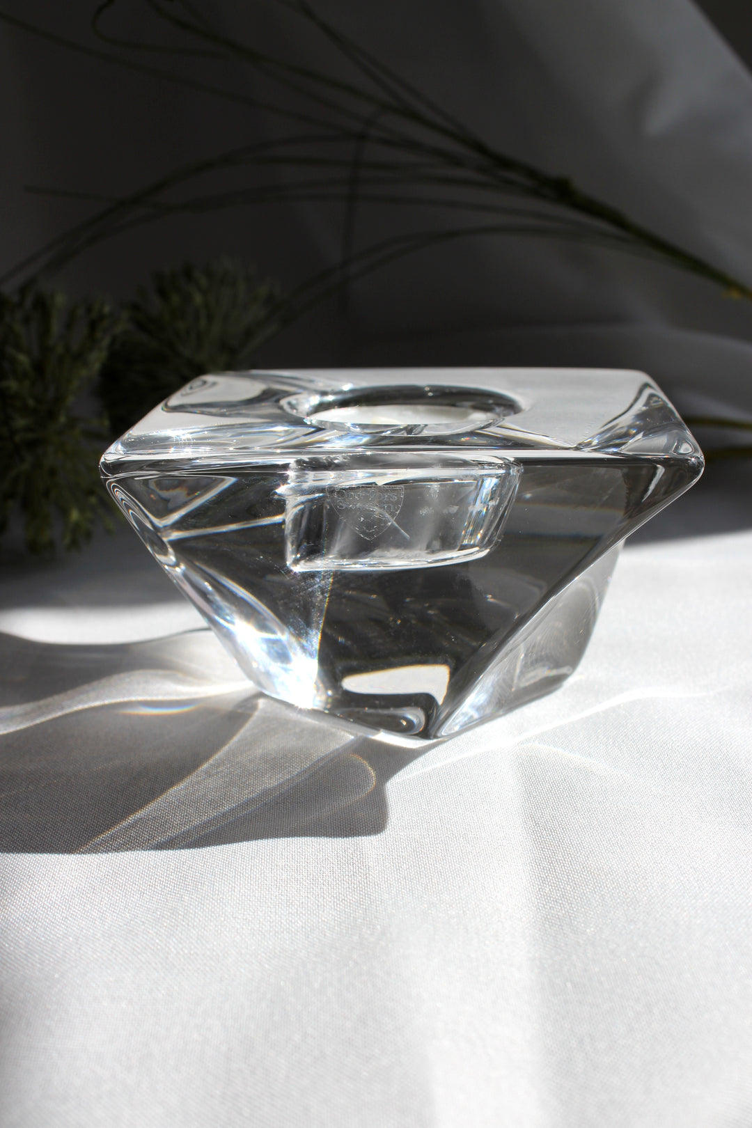 Orrefors - Teelichthalter „Tornado Votive“.