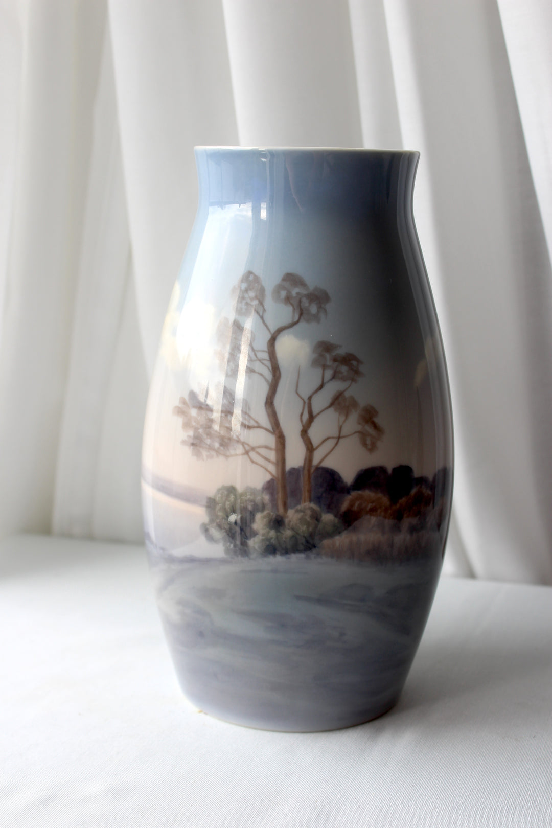 Bing &amp;amp; Grøndahl – Vase „Naturmotiv“.
