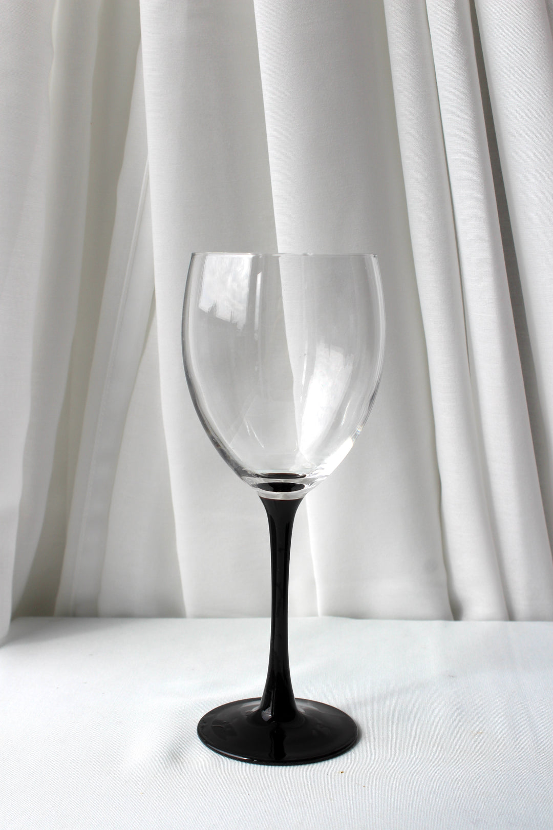 Luminarc - ‘Domino’ Hvidvinsglas, sort